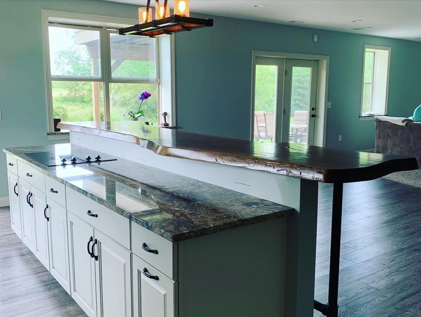 Gallery photos for Chic Basement Makeover in Timber Valley: Image #1